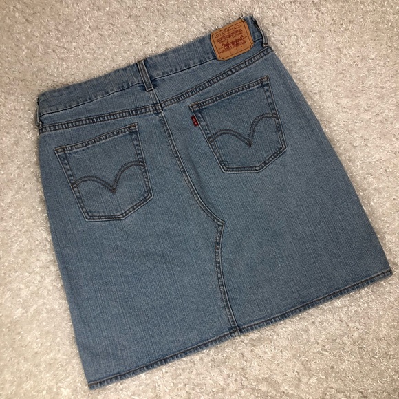 Levi’s Jean Skirt - Picture 2 of 5